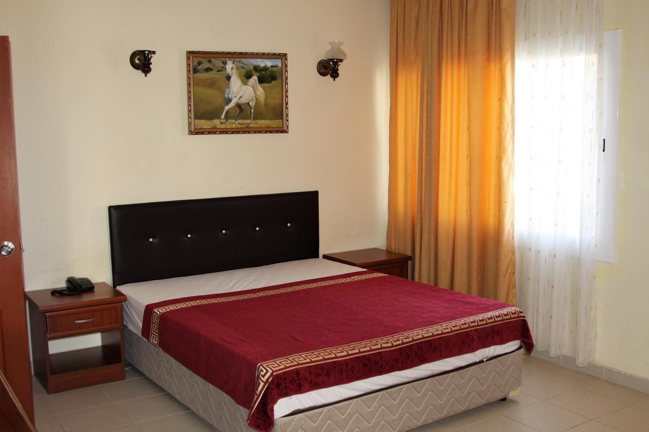 Kasgar Court Hotel Ayvaryara Buitenkant foto