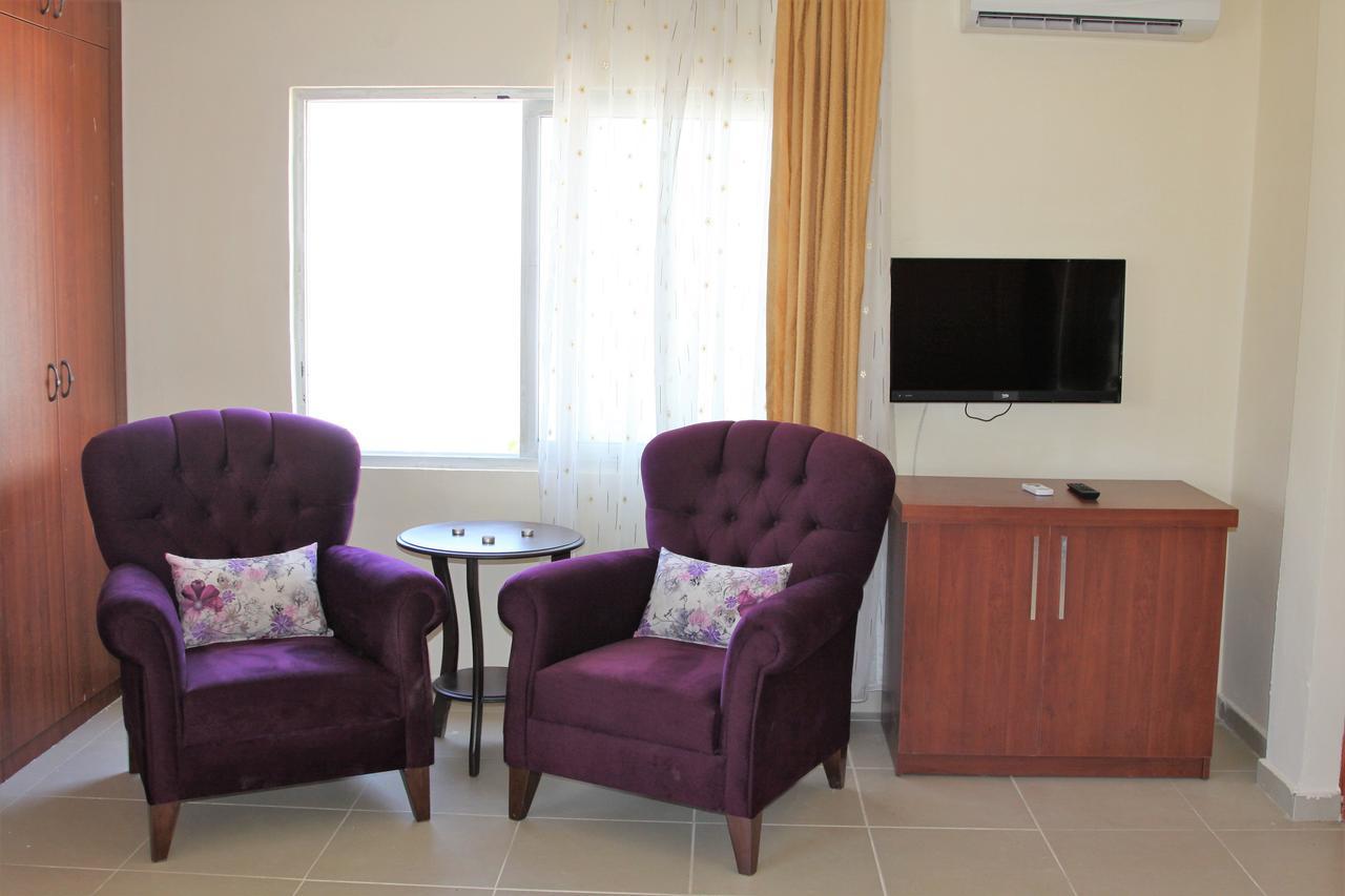 Kasgar Court Hotel Ayvaryara Buitenkant foto