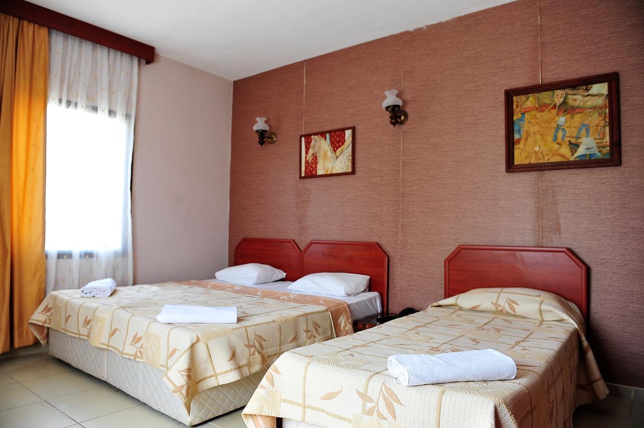 Kasgar Court Hotel Ayvaryara Buitenkant foto