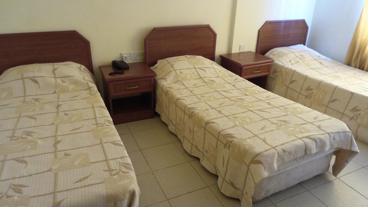 Kasgar Court Hotel Ayvaryara Buitenkant foto