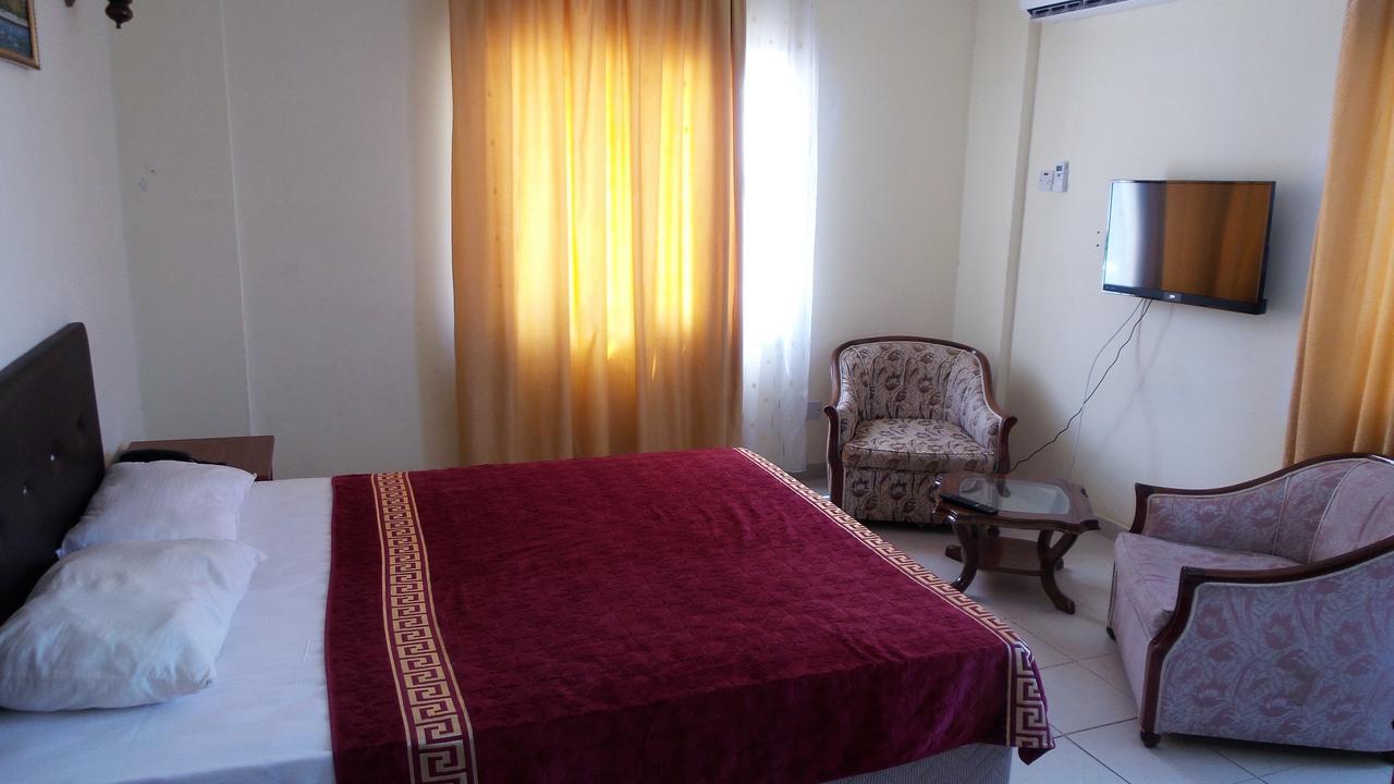Kasgar Court Hotel Ayvaryara Buitenkant foto