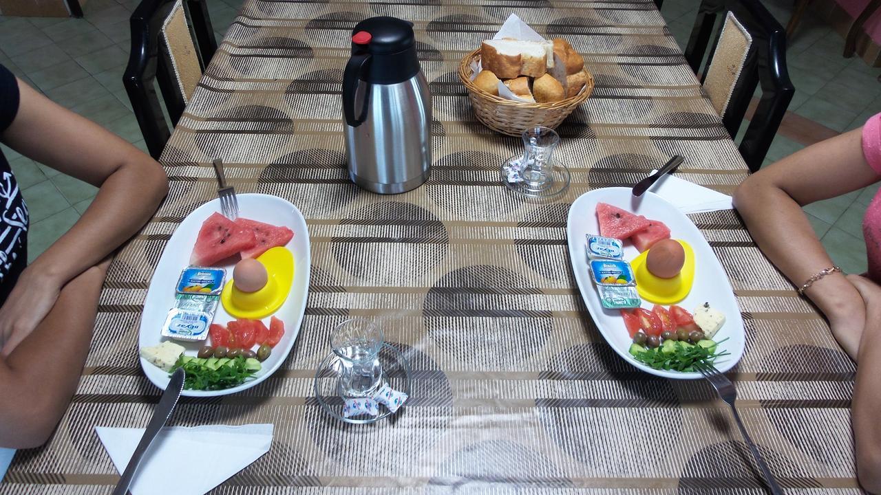 Kasgar Court Hotel Ayvaryara Buitenkant foto